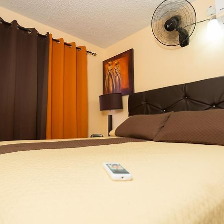 Cozy Accommodations Кингстон Экстерьер фото